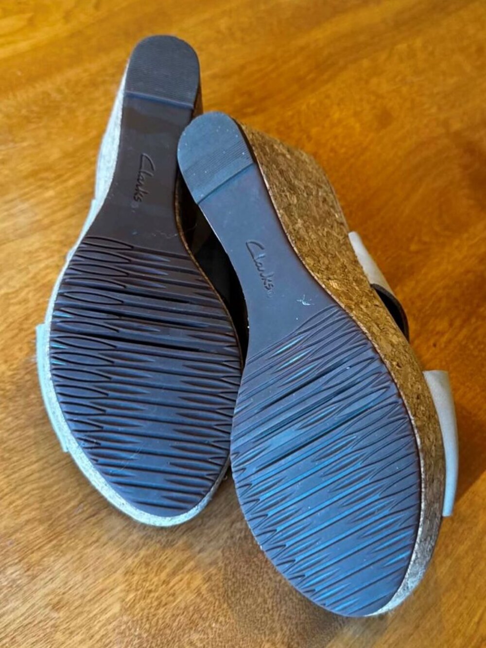 Clarks Collection Taupe Wedge Sandals Women's Size 6.5 Comfort Slingback - Picture 4 of 4